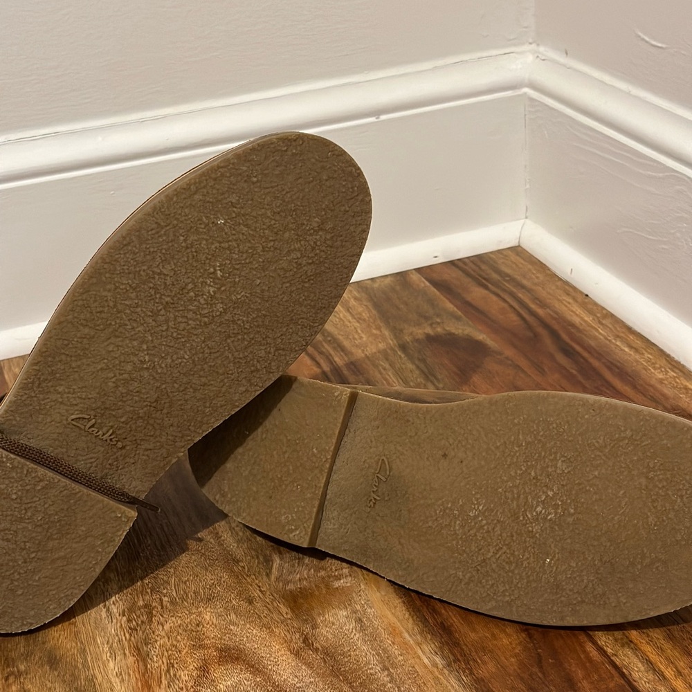 Clark’s brown Leather Chukkas - Picture 3 of 4